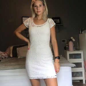 White lace bodycon dress